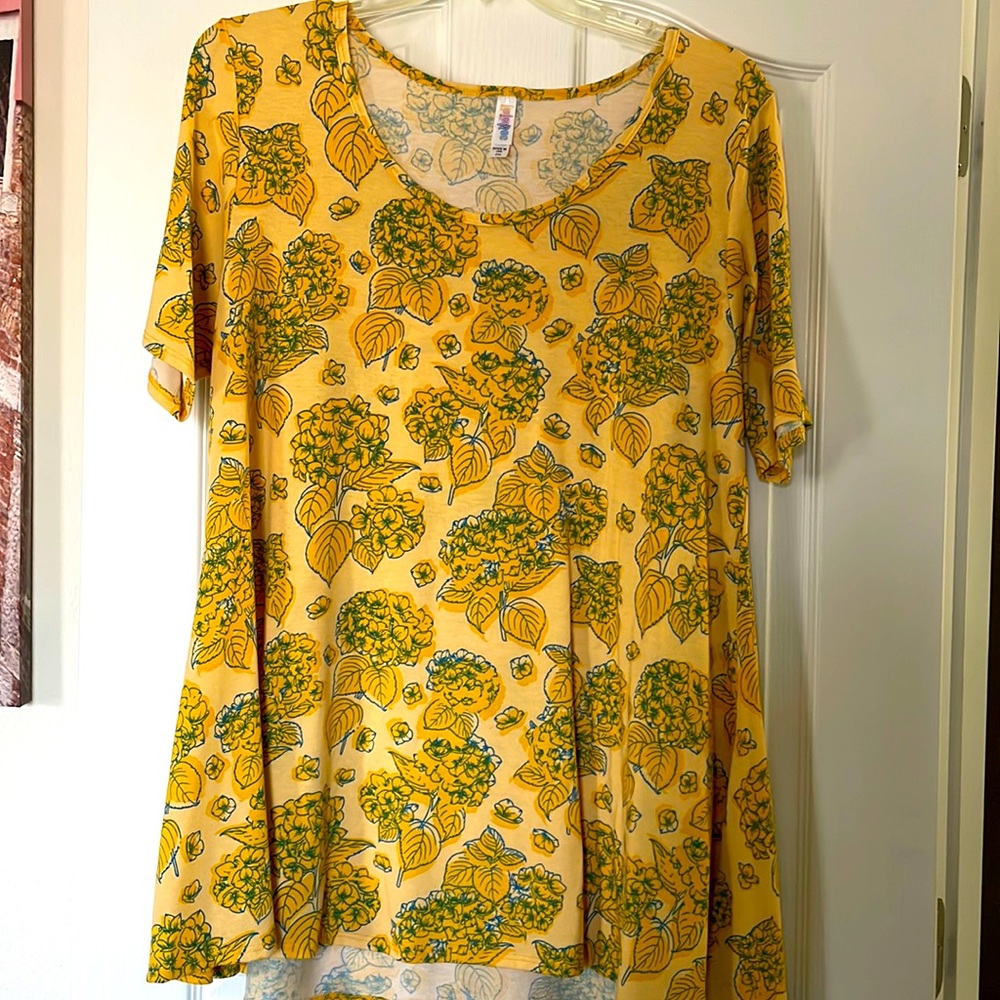 LuLaRoe shirt